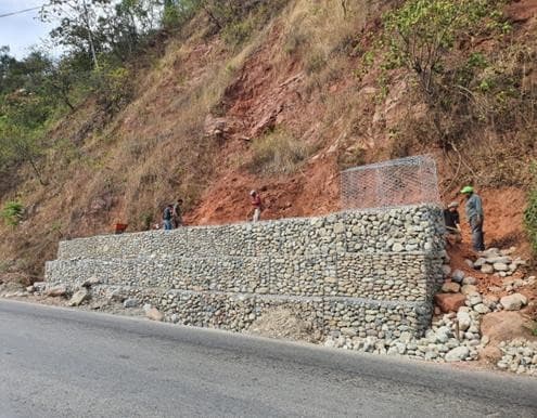Muros, gaviones y estructuras